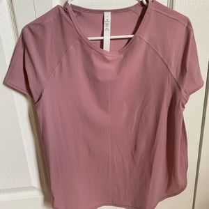 NWOT- Lululemon tee with laser cut detail on back
